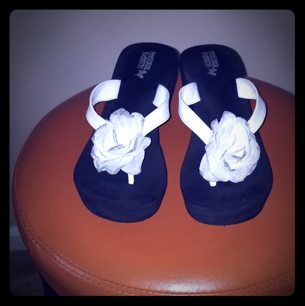 Personal Identify Sandals Women's Size 8 White Shoes